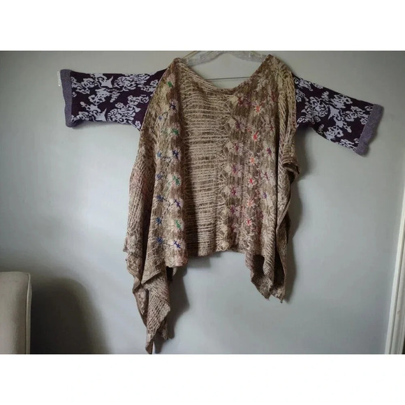 Free People XS/S Oversized Pullover Poncho Sweater Purple Sleeve Tan Khaki Base - Picture 1 of 6